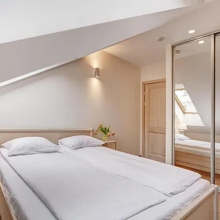 Domillion New 2bdr Old Town Amber Z1b5 *