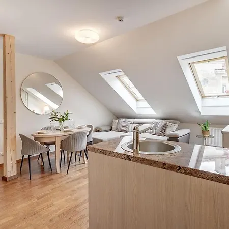 Semesterbostad Domillion New 2bdr Old Town Amber Z1b5 *