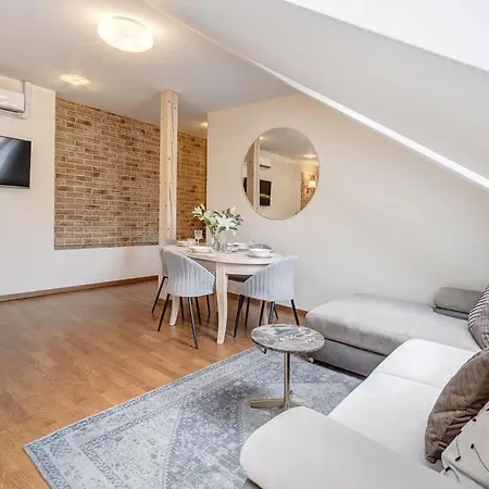 Semesterbostad Domillion New 2bdr Old Town Amber Z1b5 *