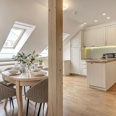 Domillion New 2bdr Old Town Amber Z1b5