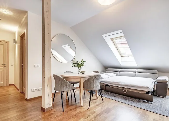 Domillion New 2bdr Old Town Amber Z1b5 *