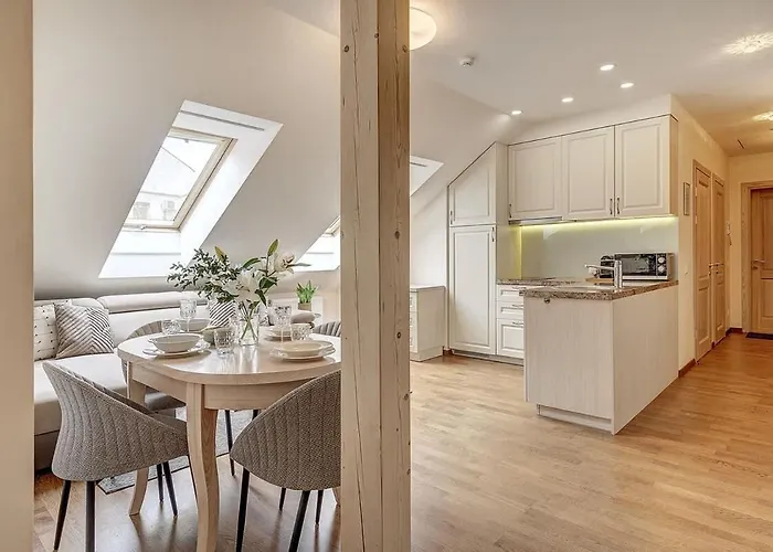 Domillion New 2bdr Old Town Amber Z1b5